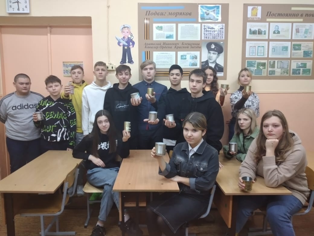 Учащиеся 8 класса Новоогаревской средней школы продолжают участвовать в акции &amp;quot;Окопная свеча&amp;quot; #поддержимнашихребят.